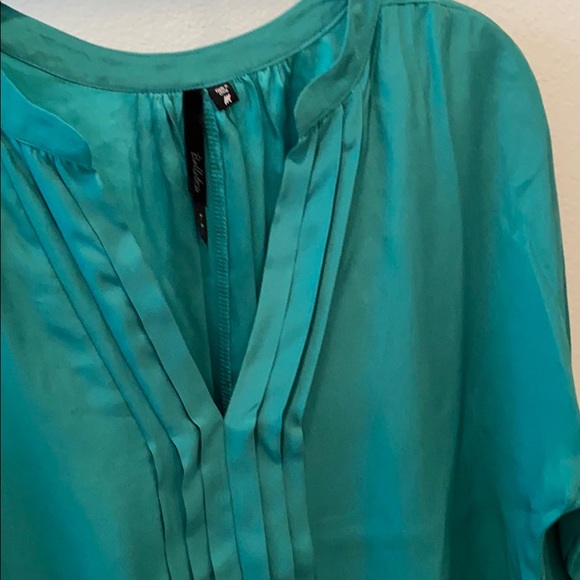 Silk green blouse - Picture 2 of 8